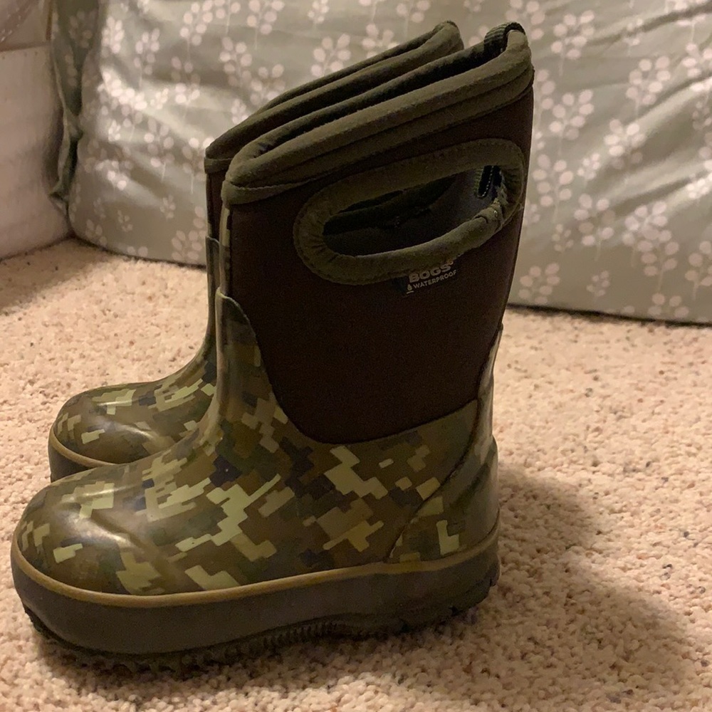 Boys bogs boots